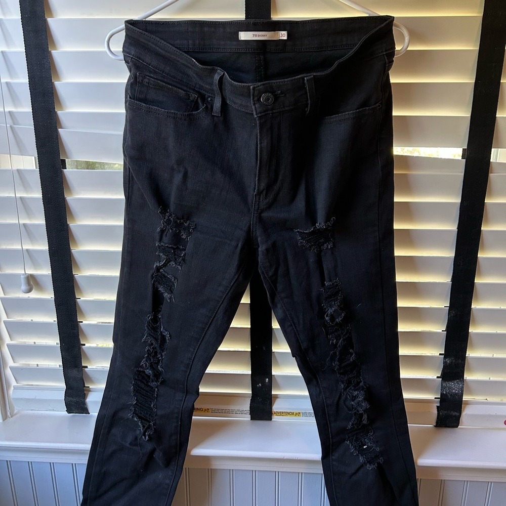 Levi Black Skinny Ripped Jeans